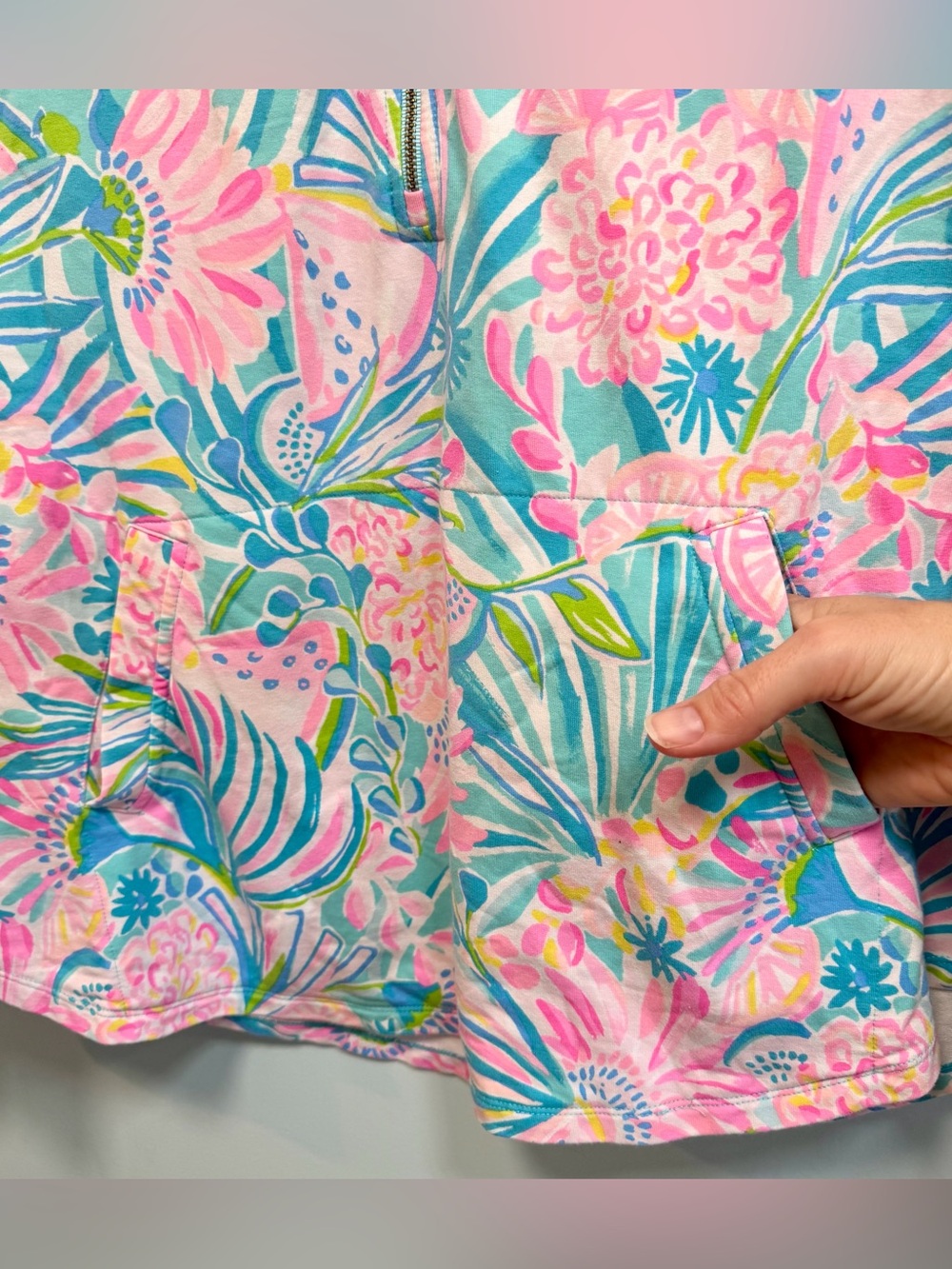 Lilly Pulitzer Tropical Punch UPF 50+ skipper popover, size XL - Picture 6 of 10